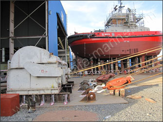 Winch installation for ship launching and docking